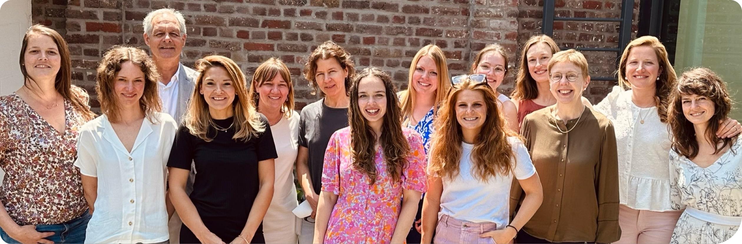 Een foto van het team van Dermpat